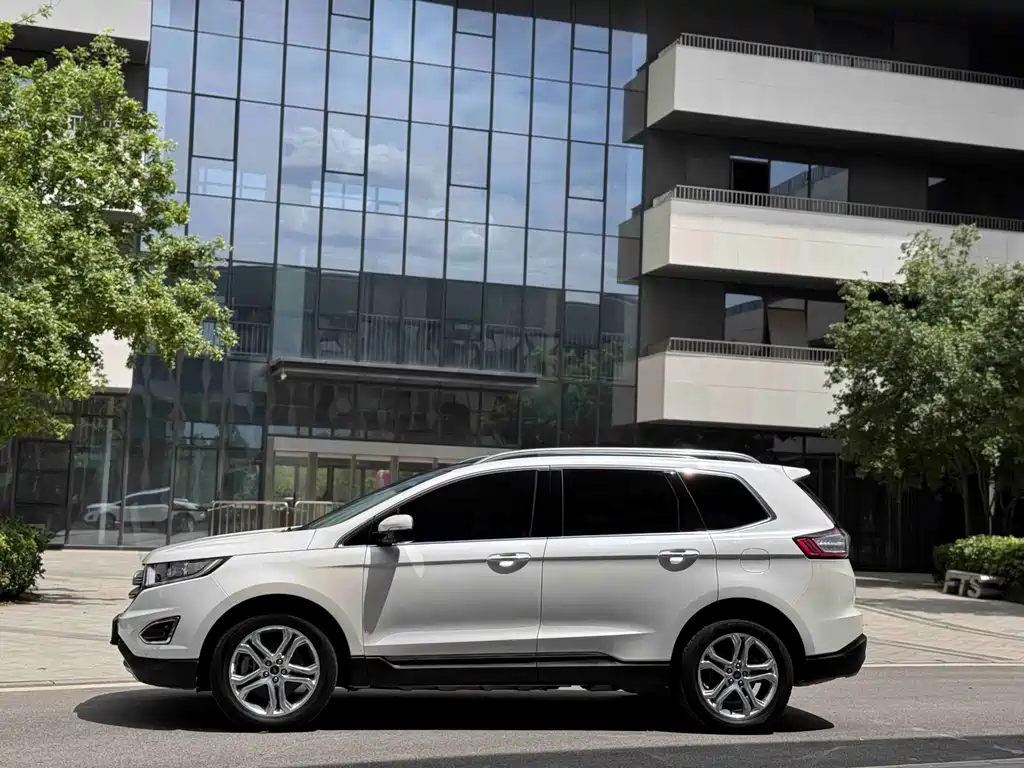 Edge EcoBoost 245 2 WD Sport 7-seat