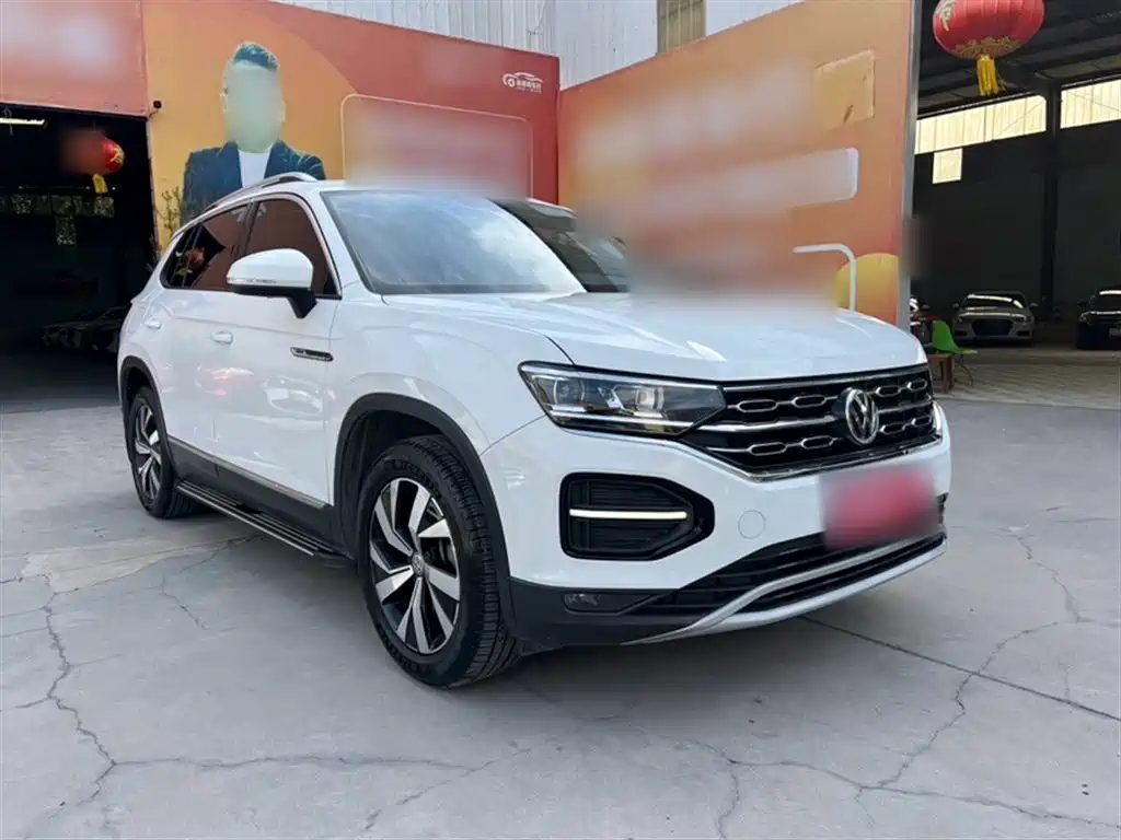 Tayron 330 TSI 2 WD Luxury Connected