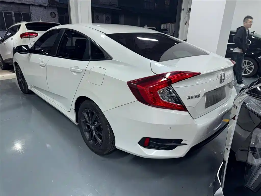 Civic 220 TURBO CVT Power Motion CN-V