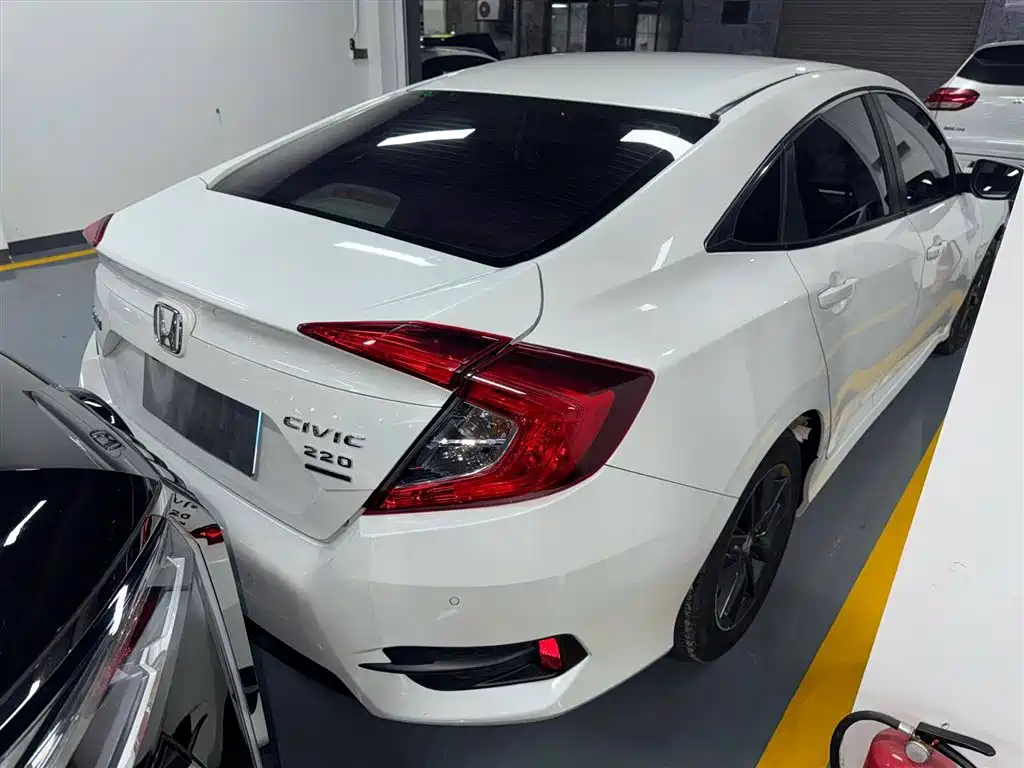 Civic 220 TURBO CVT Power Motion CN-V