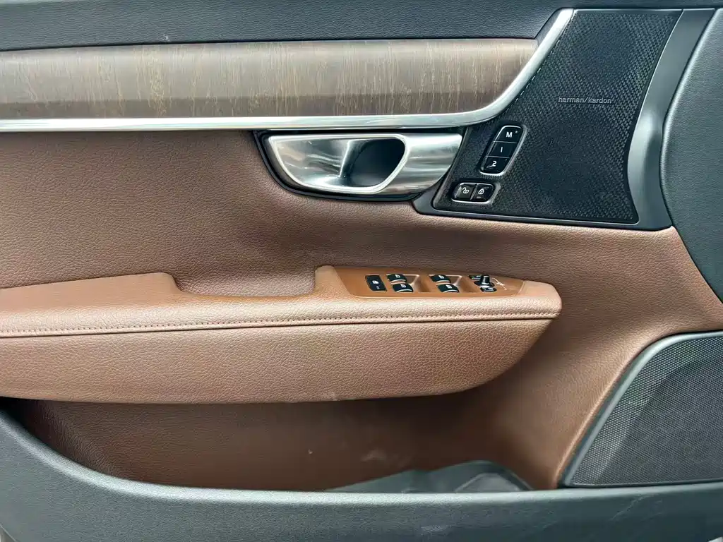 Volvo V90 沃尔沃V90 2022款 Cross Country B5 AWD 智远版