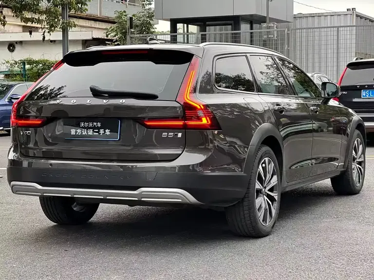 Volvo V90 沃尔沃V90 2022款 Cross Country B5 AWD 智远版