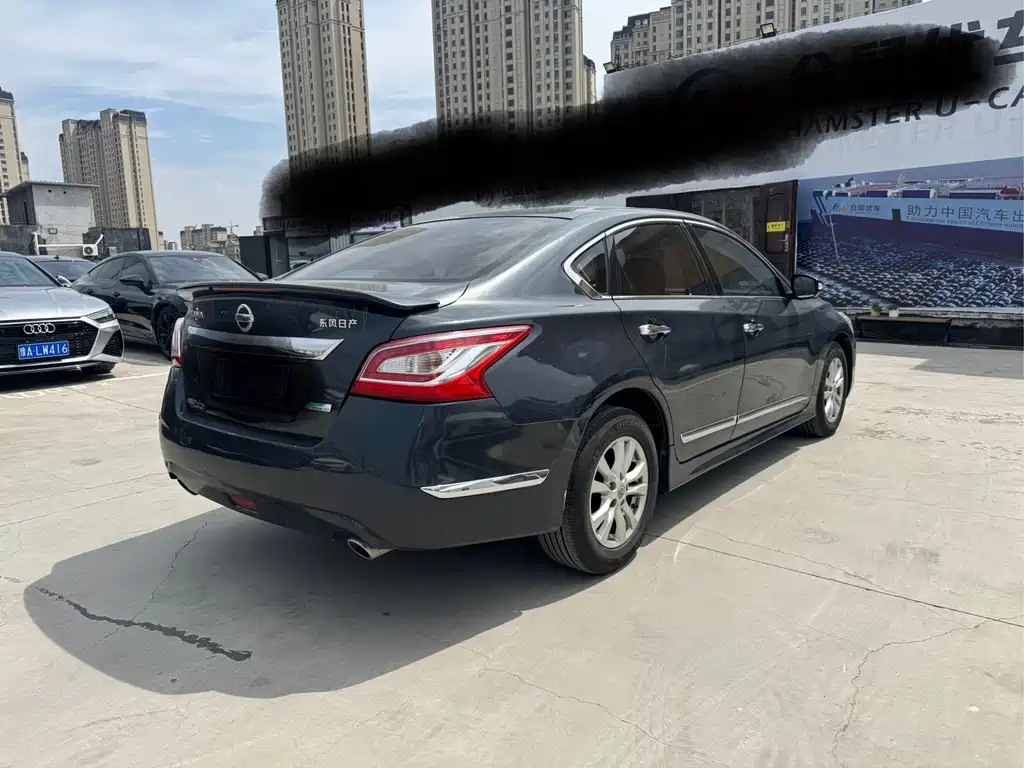 Teana 2.5 L XL-NAVI Tech Smart Enjoyment