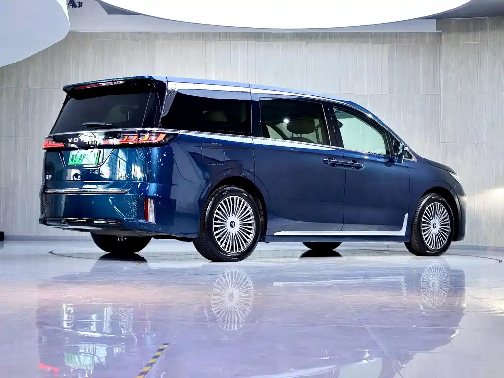 Voyah Dreamer PHEV 4 WD Flagship Kunpeng