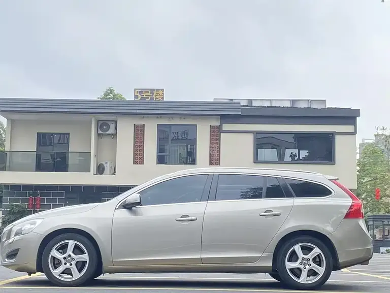 Volvo V60 沃尔沃V60 2013款 T5 智尚版