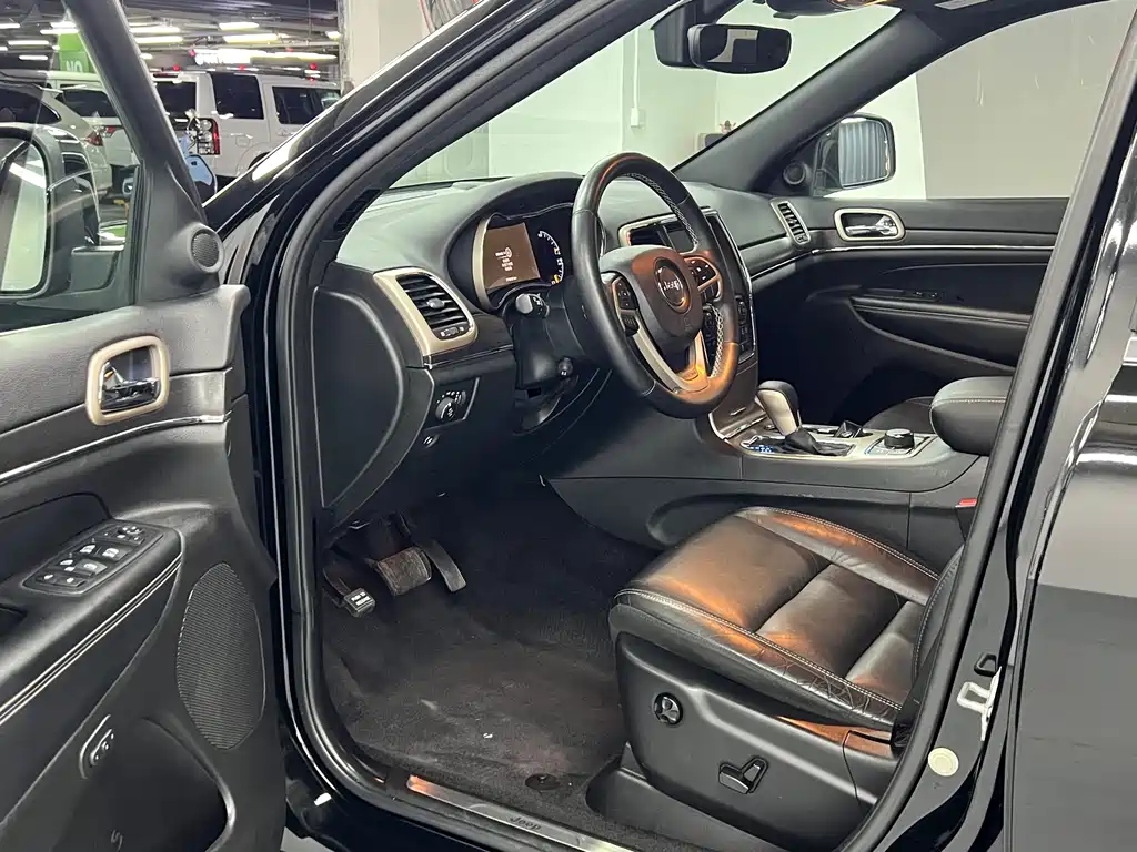 Grand Cherokee (Import) 3.6 L Elite Navigation