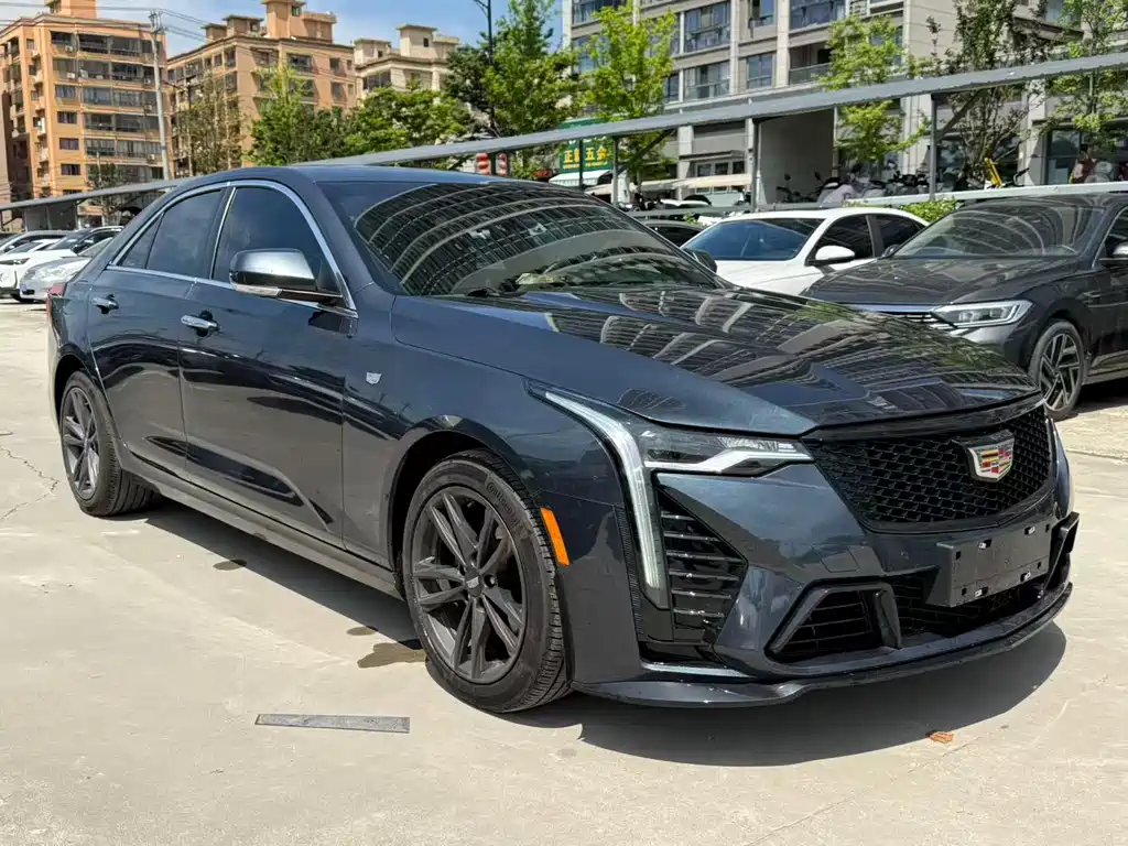 Cadillac CT4 28 T Distinguished