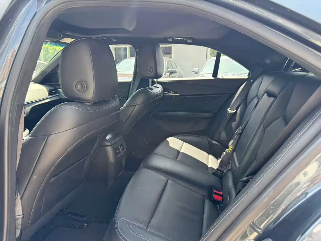 Cadillac CT4 28 T Distinguished