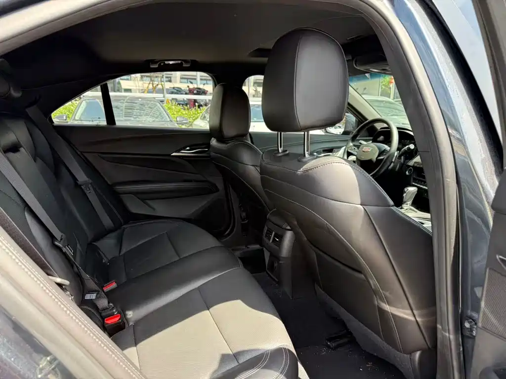 Cadillac CT4 28 T Distinguished