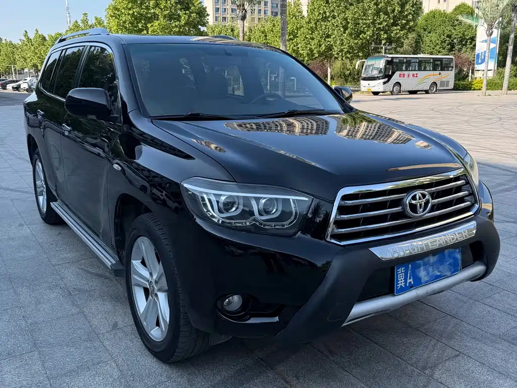 Highlander 2.7 L 2 WD 7-seat Supreme
