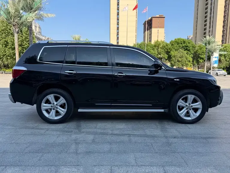 Toyota Highlander 2.7 L 2 WD 7-seat Supreme