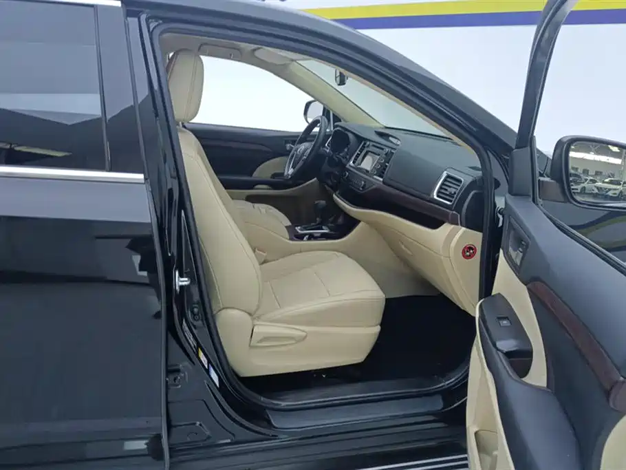 Highlander 2.0 T 4 WD Elite 7-seat CN-V
