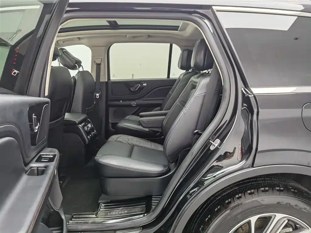 Aviator 3.0 T V6 4 WD Premium Cruise 6-seat