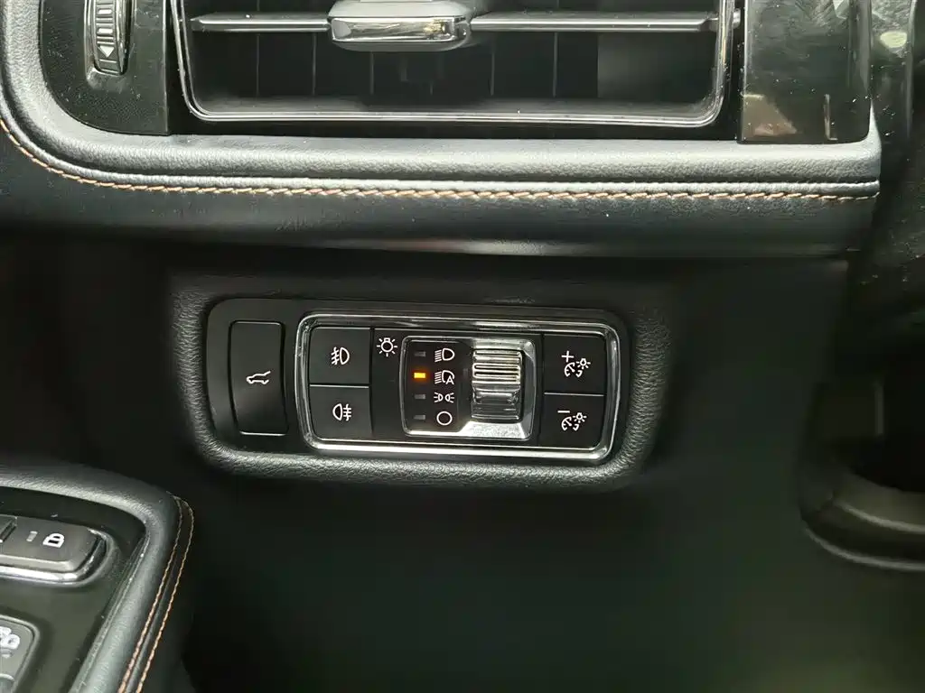 Aviator 3.0 T V6 4 WD Premium Cruise 6-seat