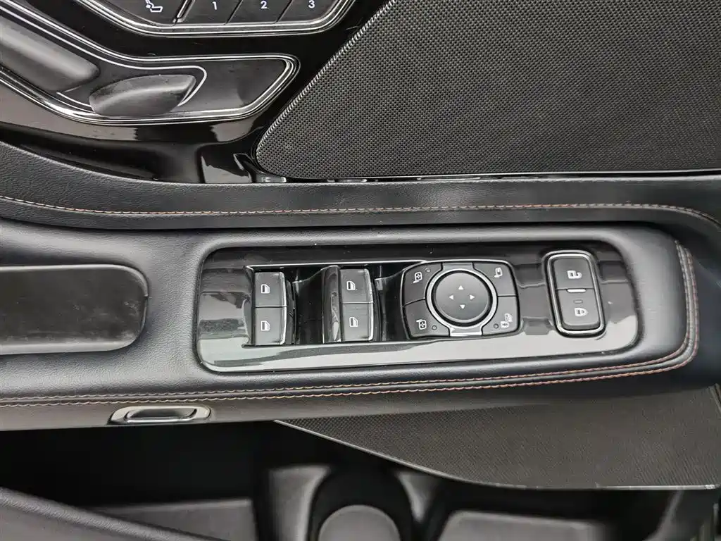 Aviator 3.0 T V6 4 WD Premium Cruise 6-seat