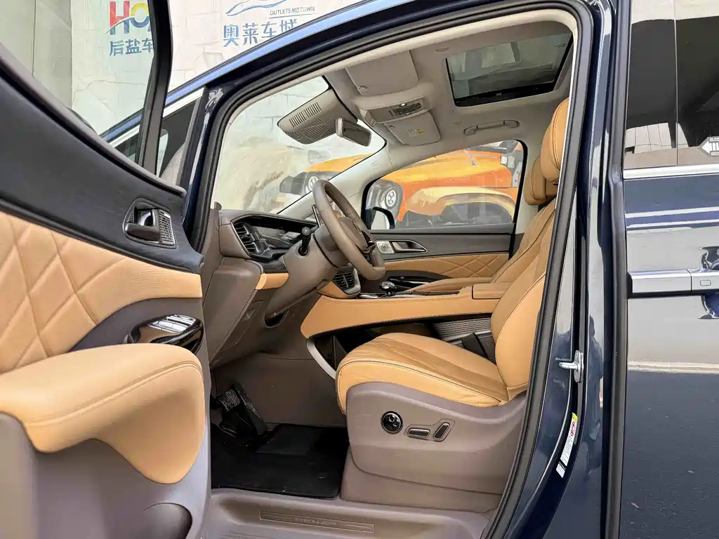 Denza D9 DM-i 970 4 WD Flagship