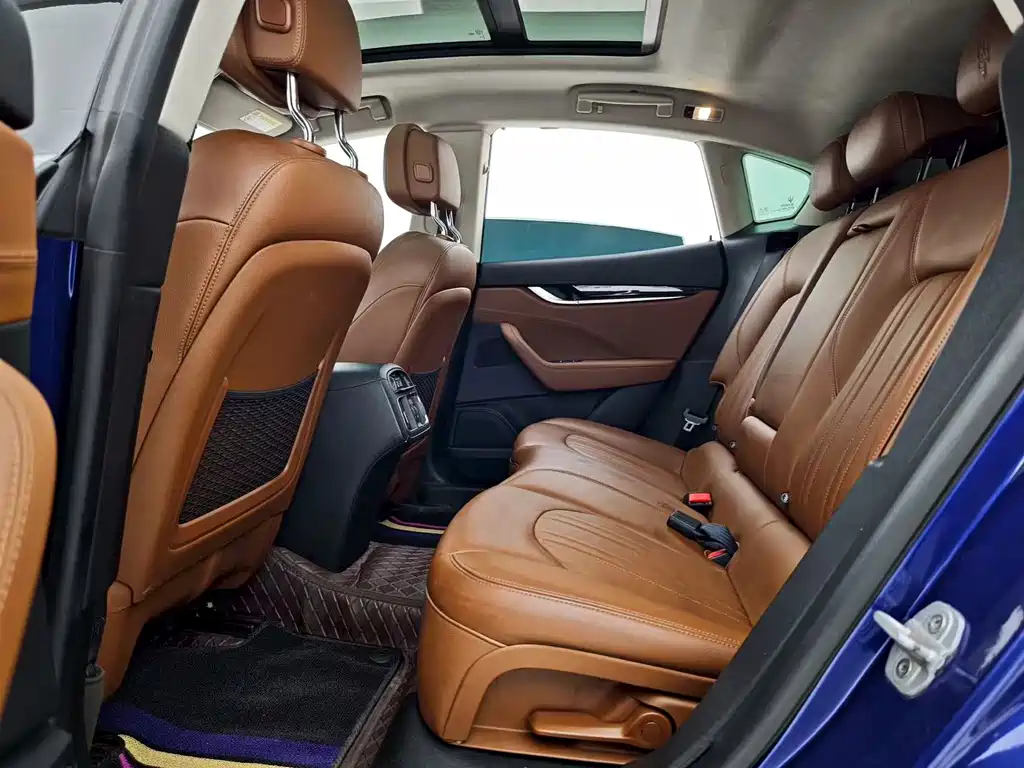 Levante 3.0 T Standard