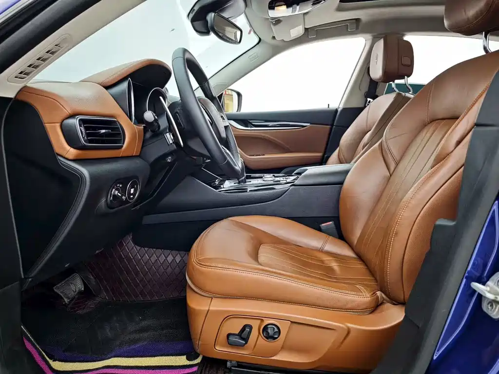 Levante 3.0 T Standard
