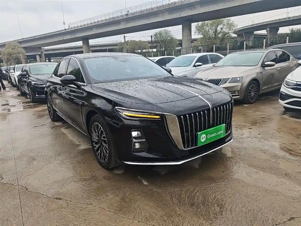 Hongqi H5 1.5 T HEV Connected Flagship