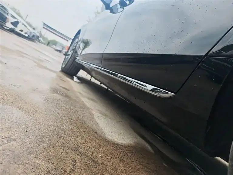 Hongqi H5 1.5 T HEV Connected Flagship