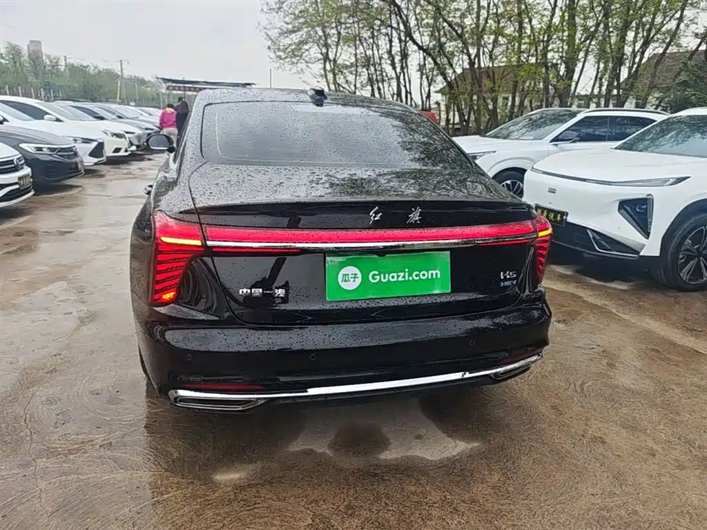 Hongqi H5 1.5 T HEV Connected Flagship