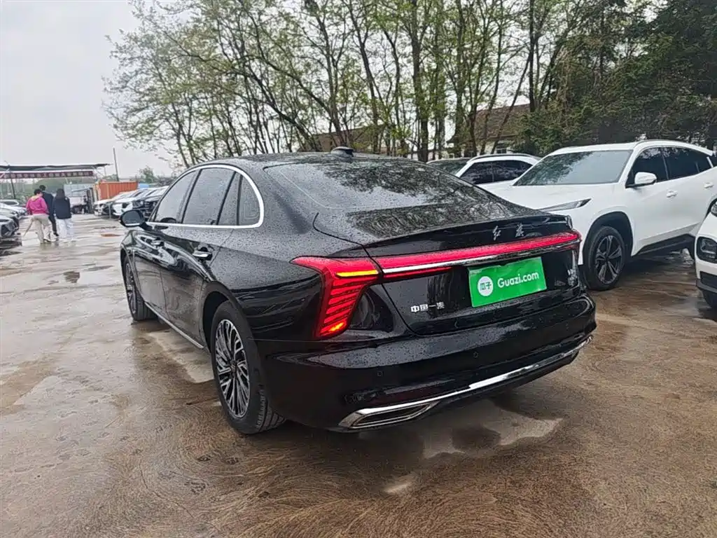 Hongqi H5 1.5 T HEV Connected Flagship
