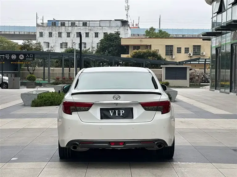 Toyota Mark X 2.5 V Style Sharp