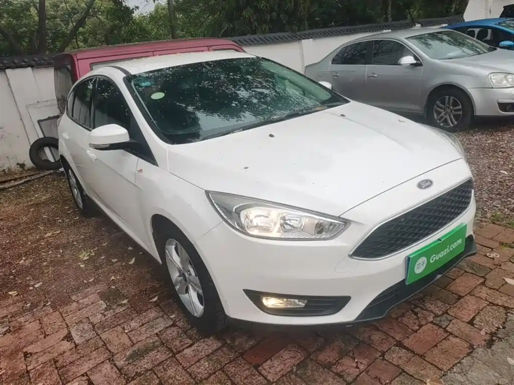 Focus Hatchback 1.6 L Manual Comfort