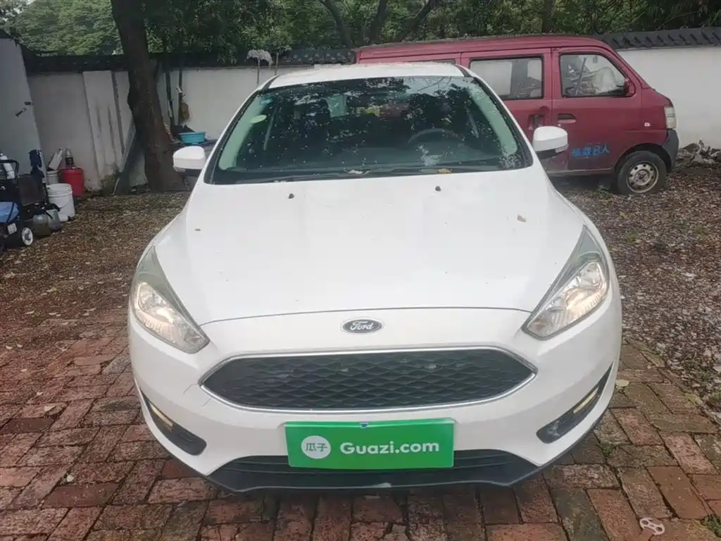 Focus Hatchback 1.6 L Manual Comfort