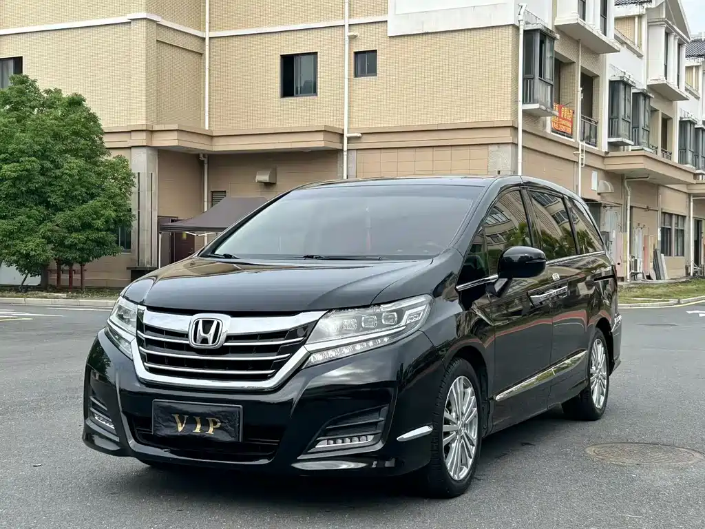 Elysion 2.4 L Luxury