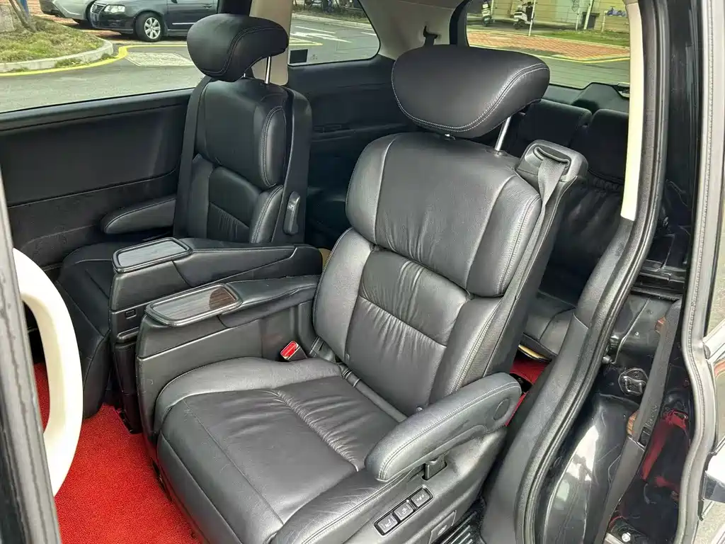 Elysion 2.4 L Luxury