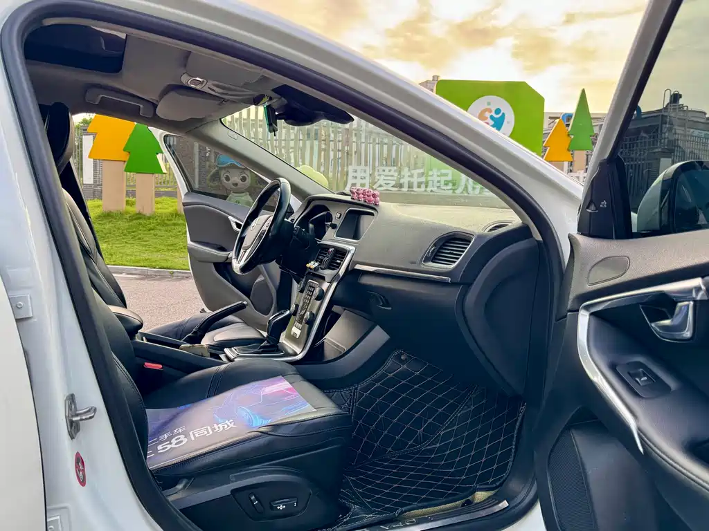 Volvo V40 2.0 T Smart Grace