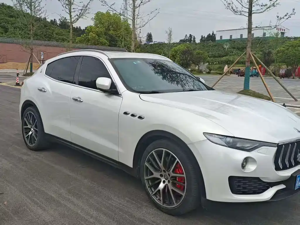 Levante 3.0 T S Standard