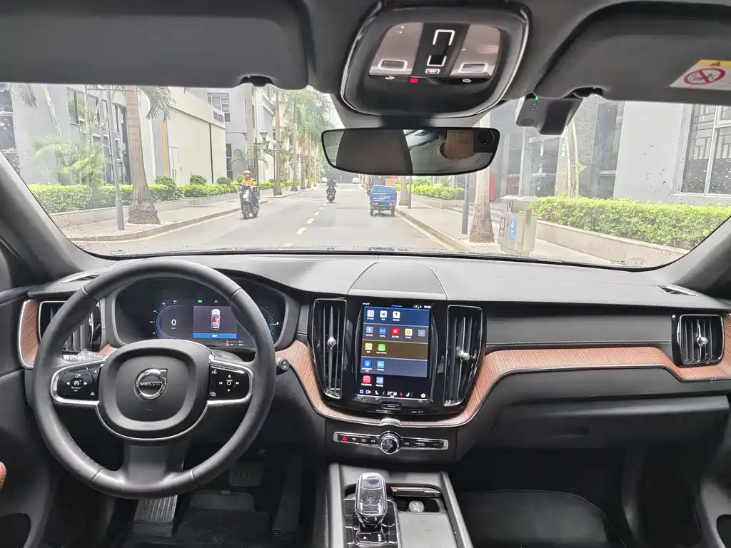 Volvo XC60 PHEV T8 PHEV Long Range 4 WD Smart Vision Luxury