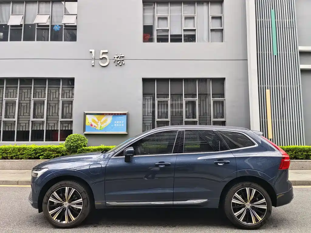 Volvo XC60 PHEV T8 PHEV Long Range 4 WD Smart Vision Luxury