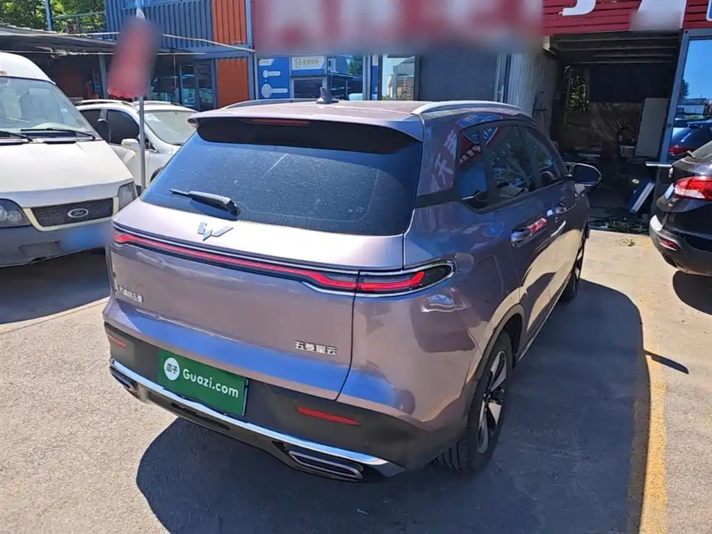 Wuling Xingyun 五菱星云 2023款 2.0 L DHT 标准版