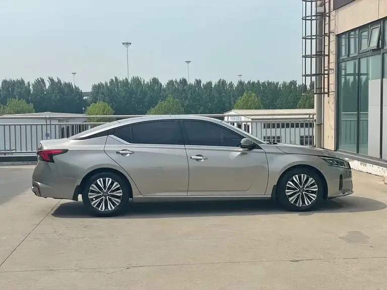 Nissan Teana 2.0 L XL-Upr Enjoyment