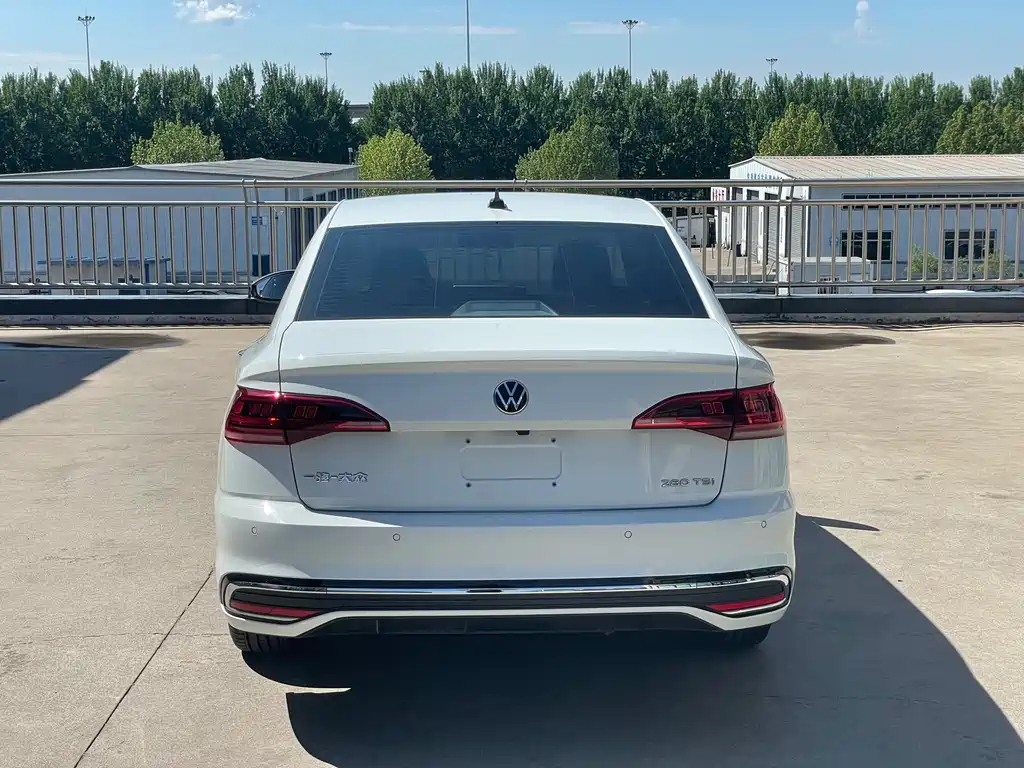Bora 280 TSI DSG Supreme Travel