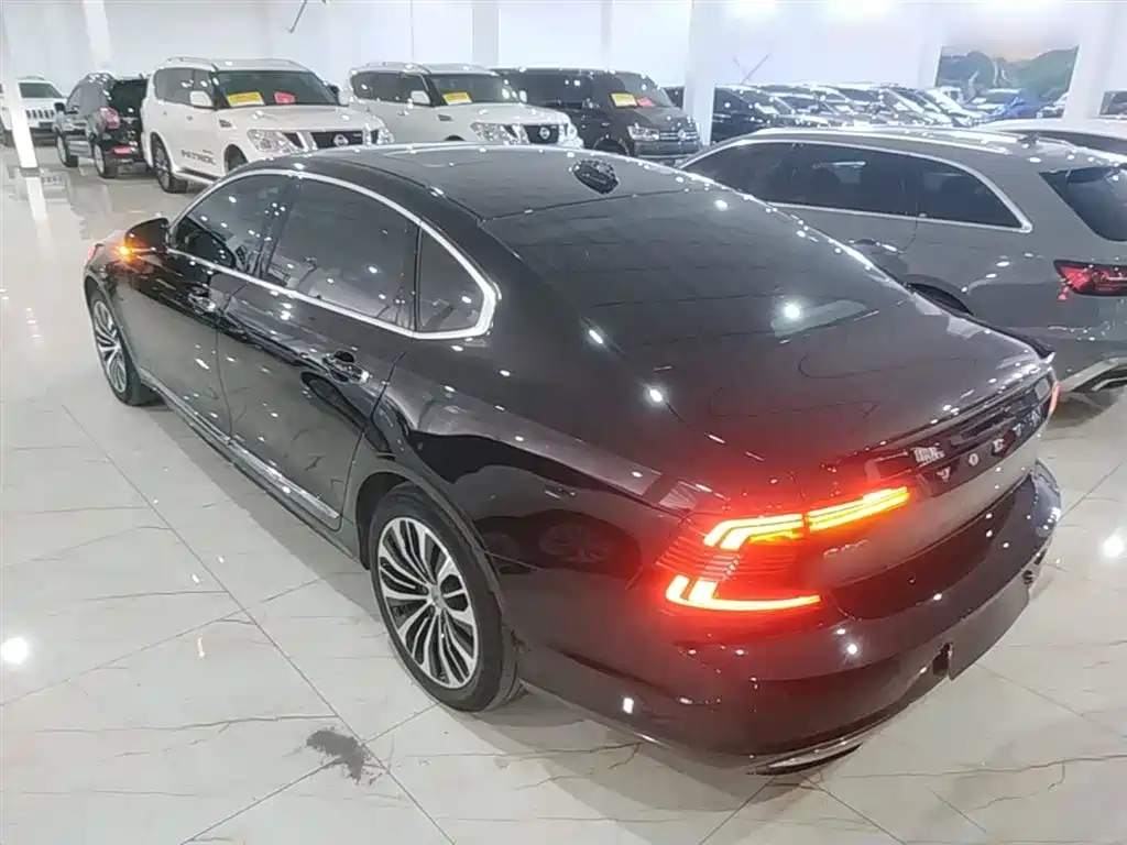 Volvo S90 PHEV T8 PHEV 4 WD Long Range Smart Ease Luxury