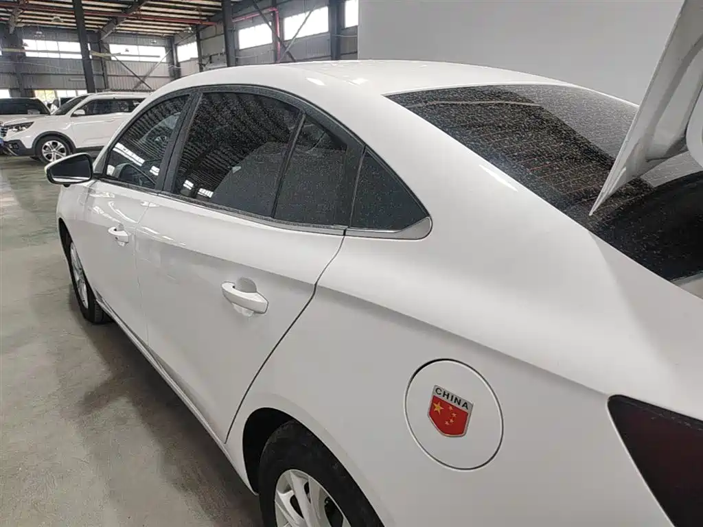 Roewe i5 1.5 L CVT Luxury