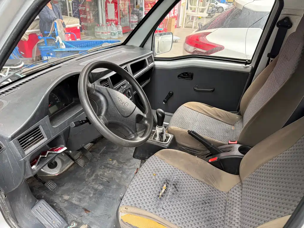 Wuling Zhiguang 五菱之光 2015款 1.2 L 标准型LSI