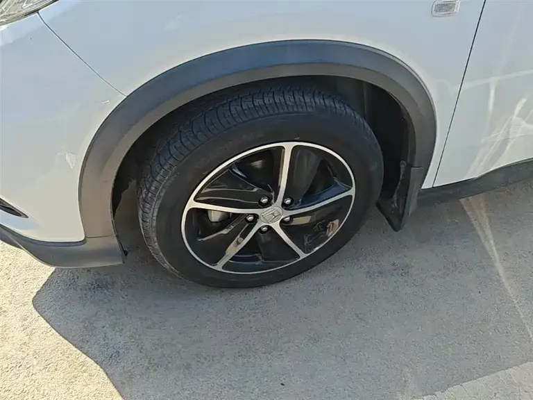 Honda Vezel 1.5 L CVT Pioneer