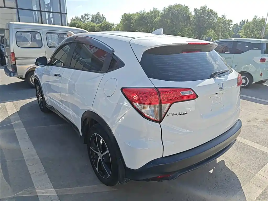 Vezel 1.5 L CVT Pioneer