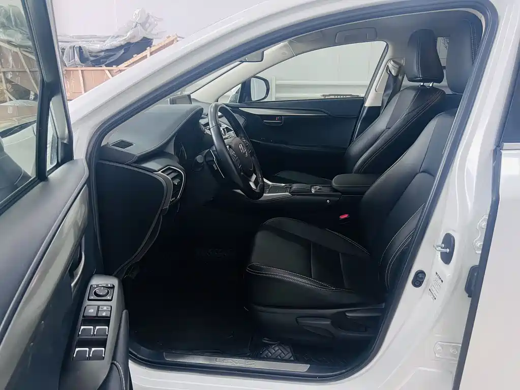 Lexus NX 200 FWD Sharp Travel CN-VI