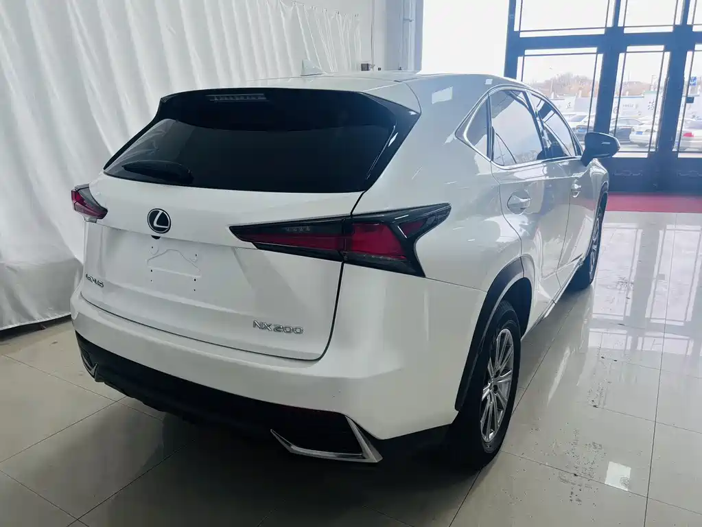 Lexus NX 200 FWD Sharp Travel CN-VI