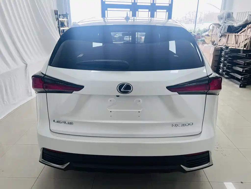 Lexus NX 200 FWD Sharp Travel CN-VI
