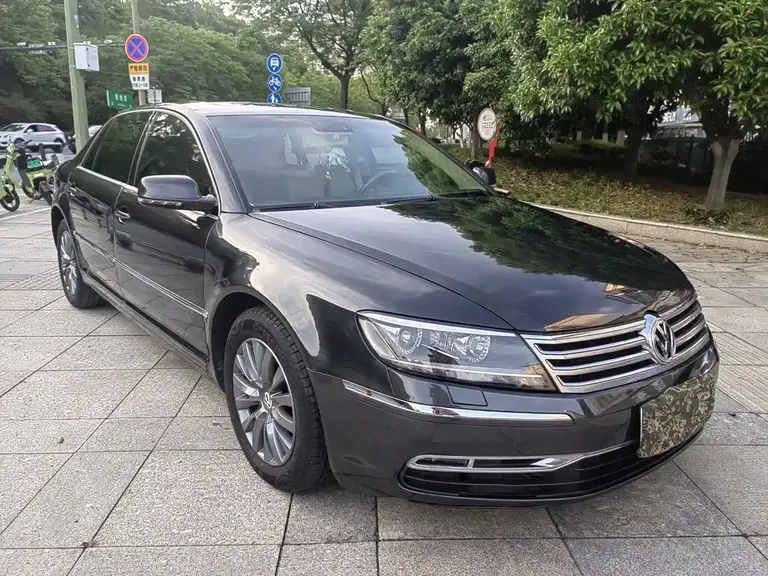 Volkswagen Phaeton 3.6 L V6 5-seat Extended Business