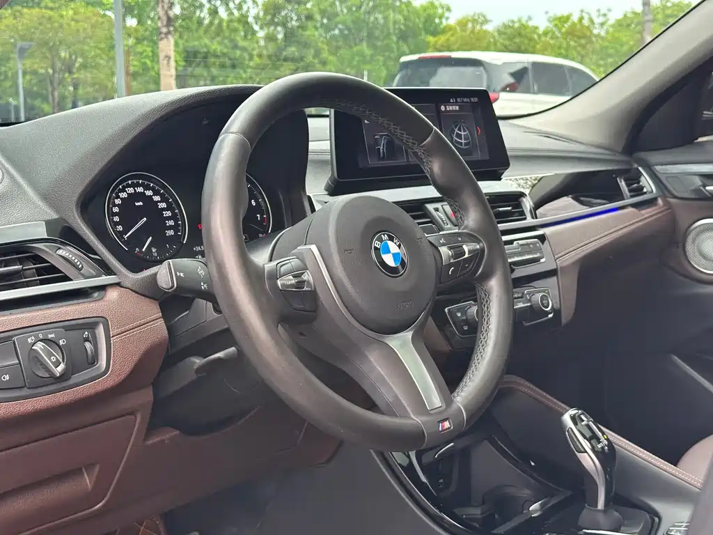 BMW X2 xDrive25 i M Offroad Package