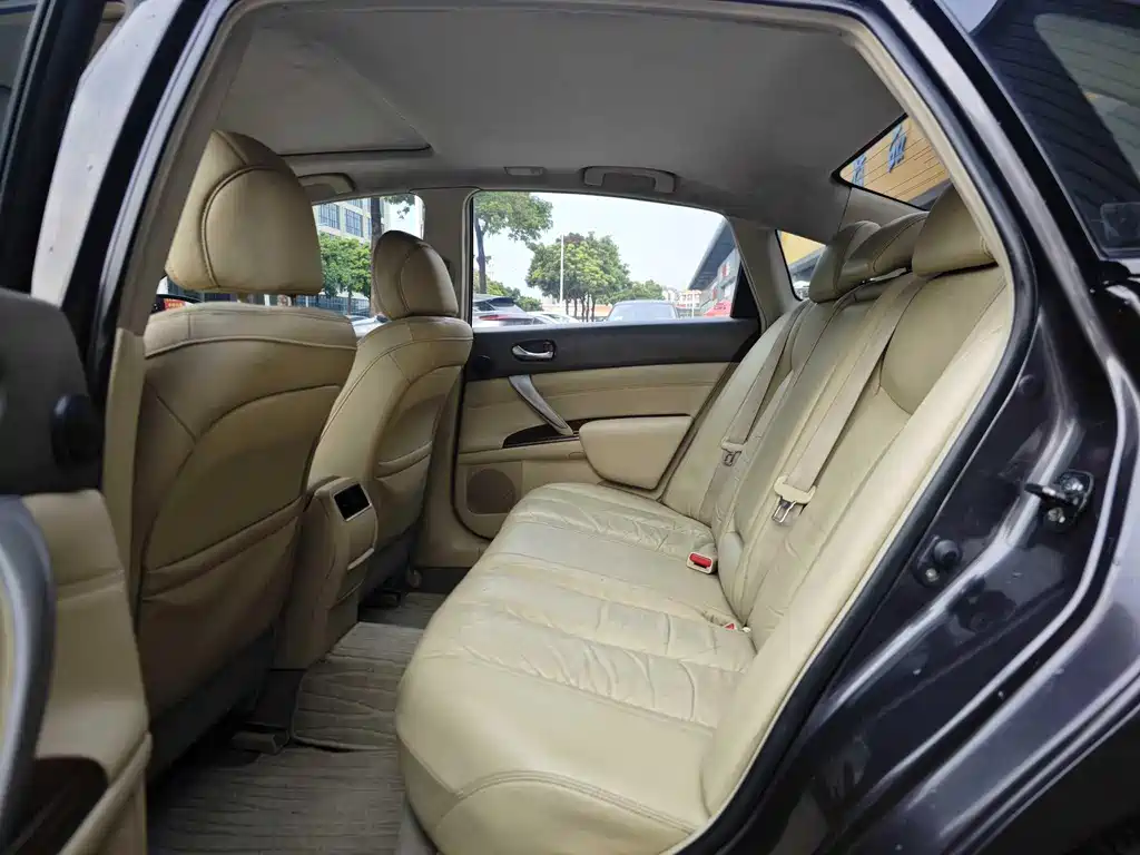 Teana 2.5 L XL Leading