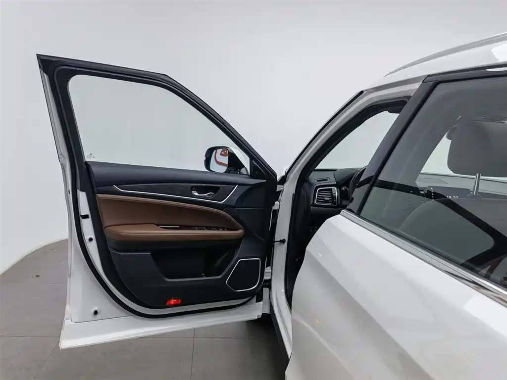 Honda UR-V 240 TURBO 2 WD Elegant